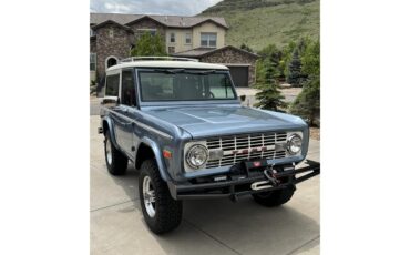 Ford-Bronco-1972-Light-Blue-Gray