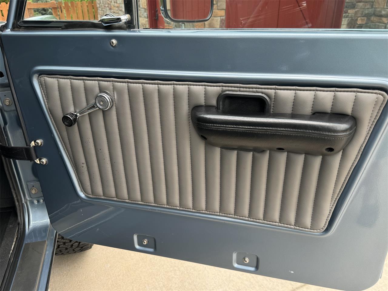 Ford-Bronco-1972-Light-Blue-Gray-4