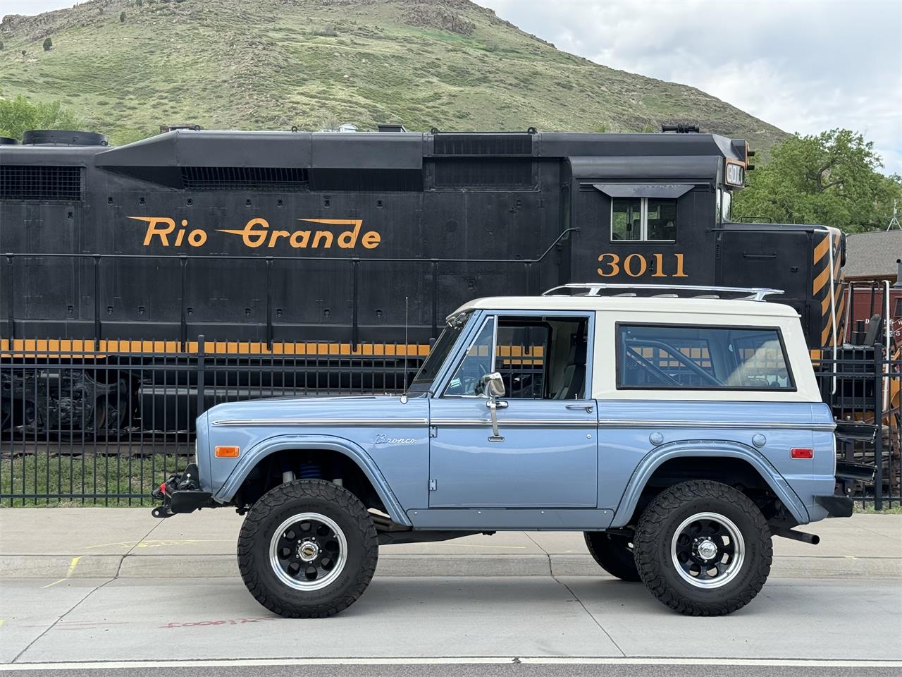 Ford-Bronco-1972-Light-Blue-Gray-7