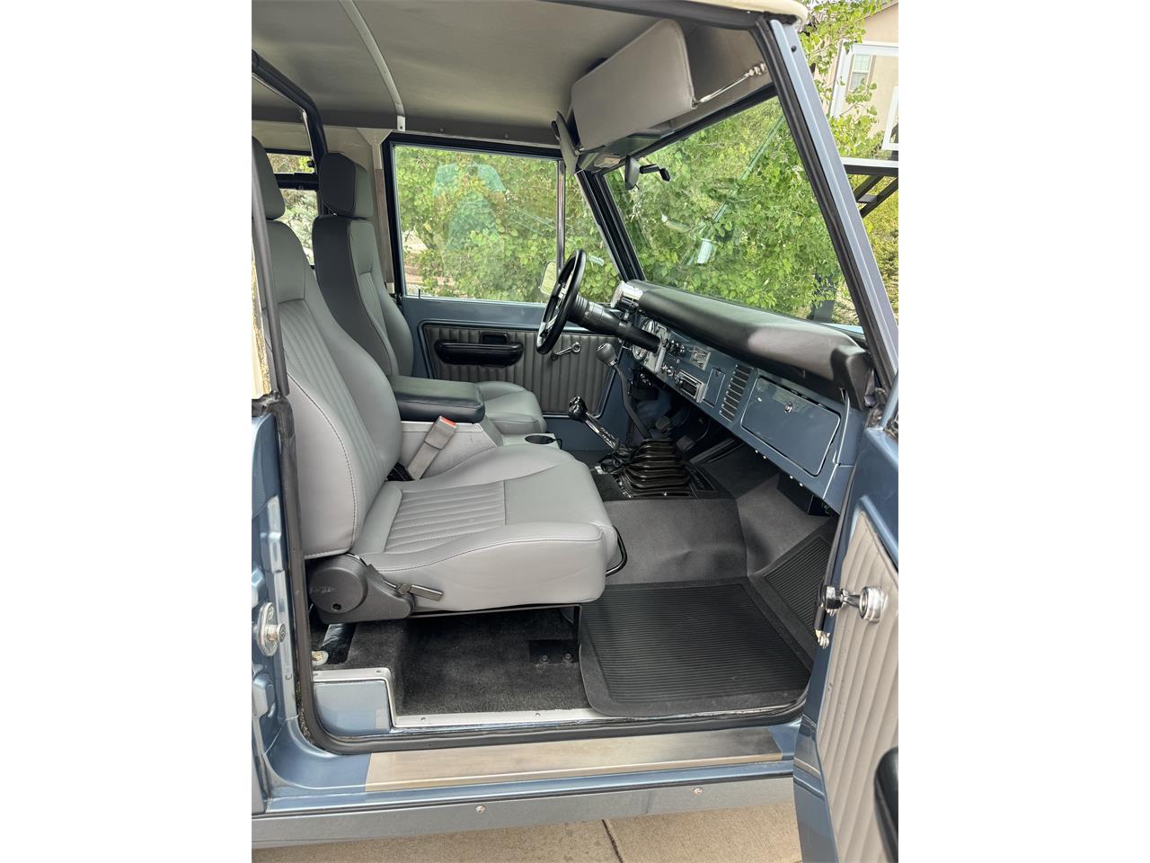 Ford-Bronco-1972-Light-Blue-Gray-8