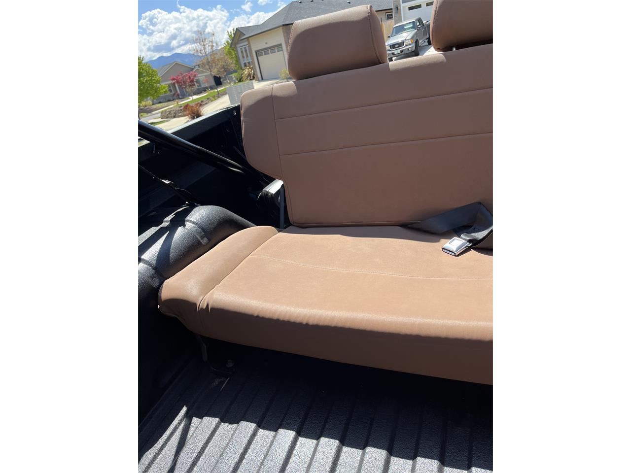 Ford-Bronco-1973-Green-Tan-18