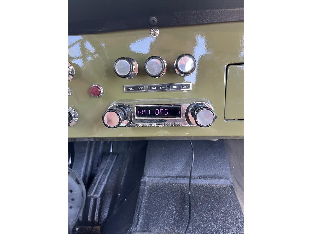 Ford-Bronco-1973-Green-Tan-5