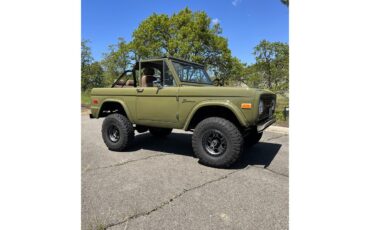 Ford-Bronco-1973-Green-Tan-8