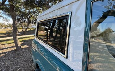 Ford-Bronco-1973-Teal-Parchment-White-10