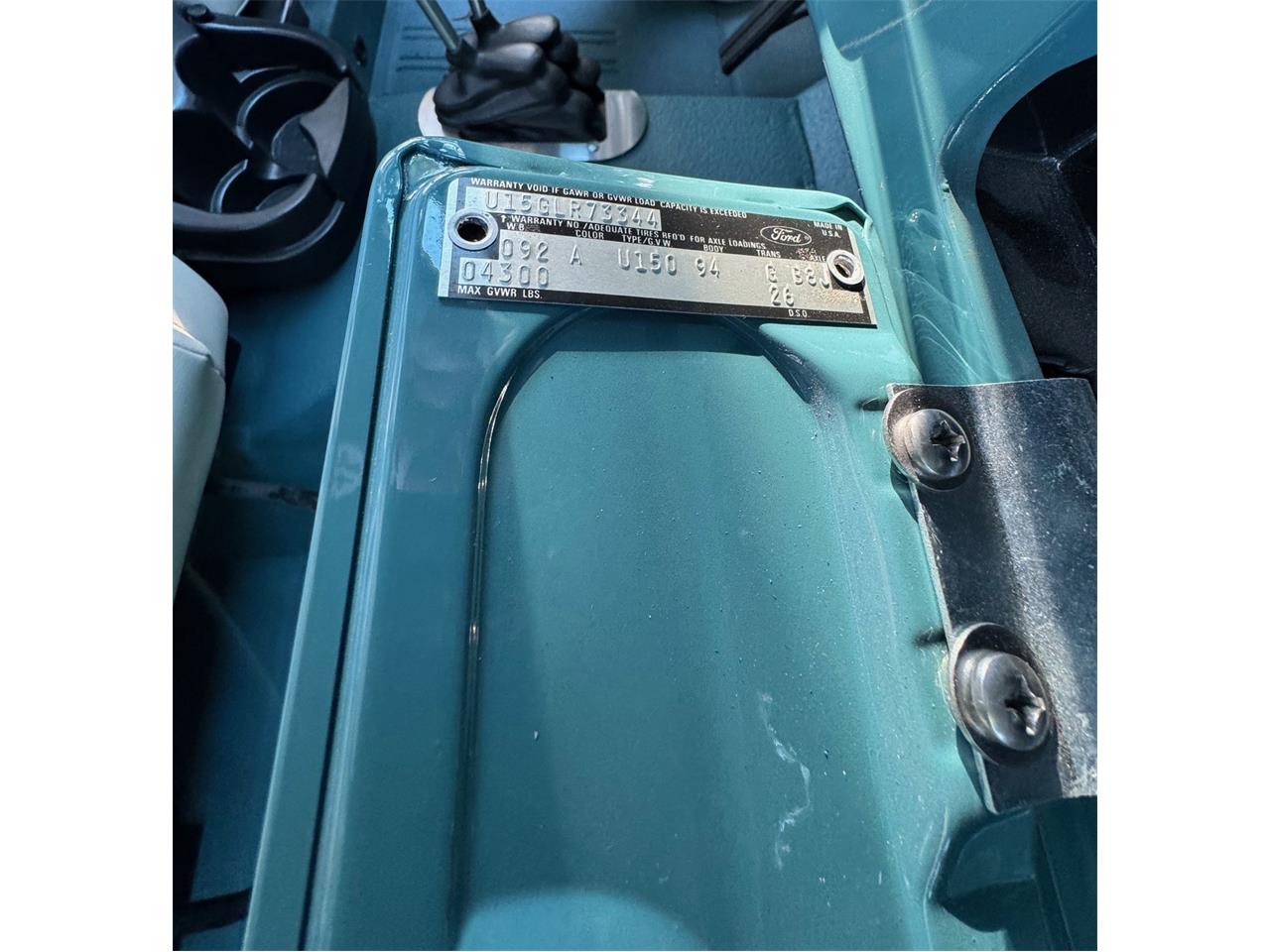 Ford-Bronco-1973-Teal-Parchment-White-17