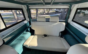 Ford-Bronco-1973-Teal-Parchment-White-21