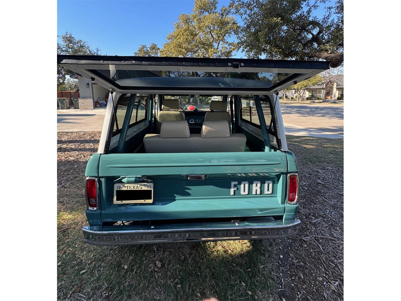 Ford-Bronco-1973-Teal-Parchment-White-23