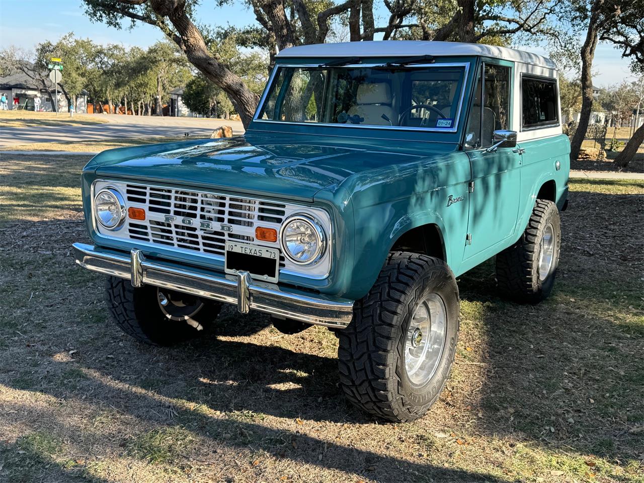 Ford-Bronco-1973-Teal-Parchment-White-4