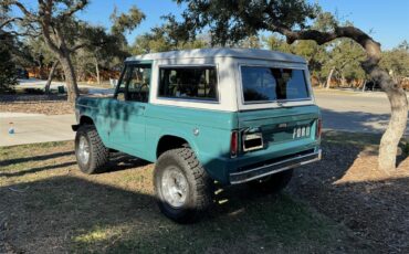 Ford-Bronco-1973-Teal-Parchment-White-6