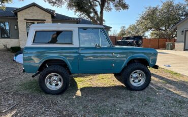 Ford-Bronco-1973-Teal-Parchment-White-9