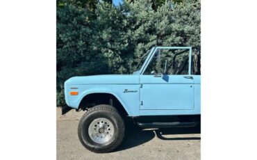 Ford-Bronco-1974-Baby-Blue-Black-Leather-1