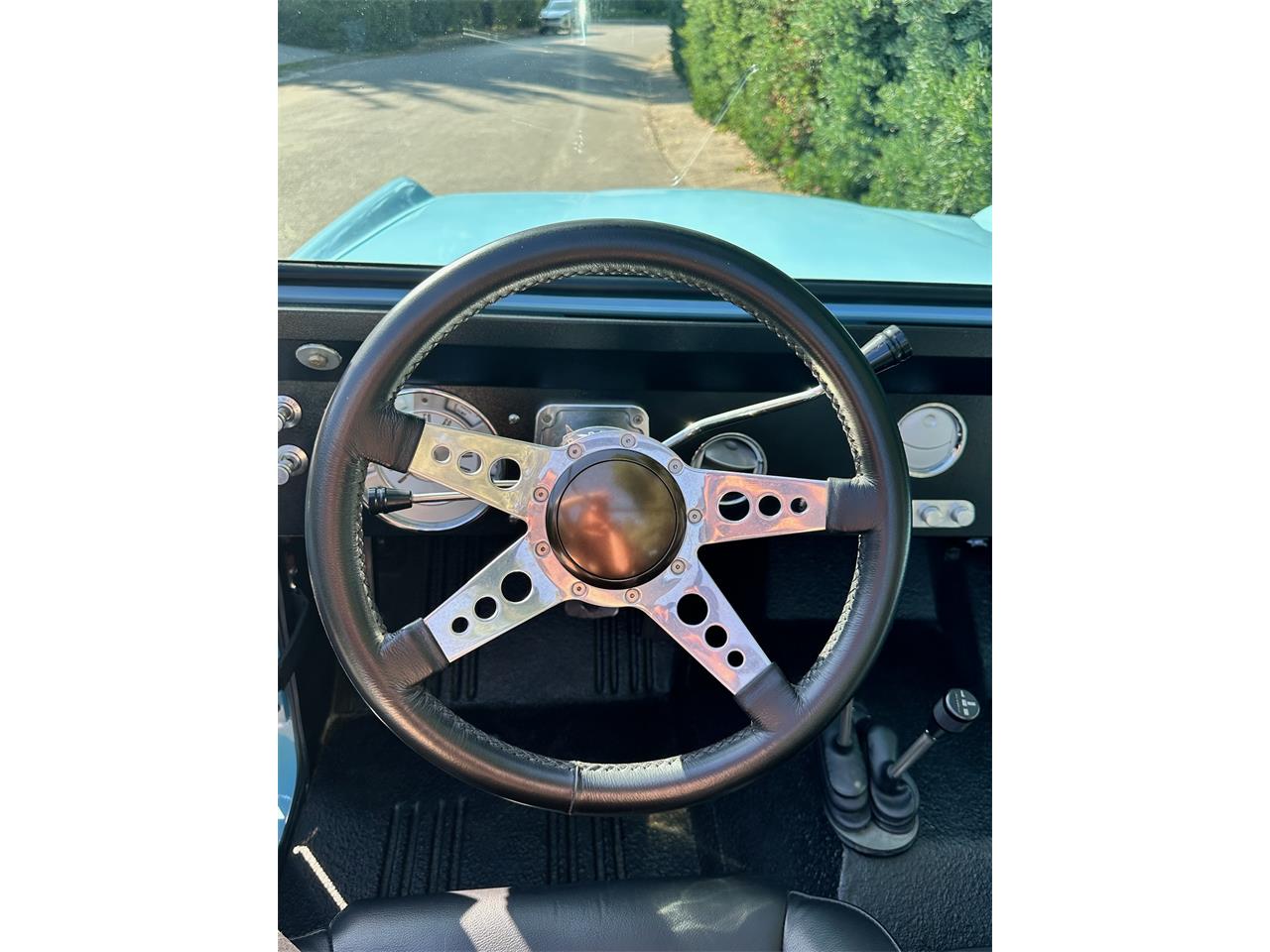 Ford-Bronco-1974-Baby-Blue-Black-Leather-11