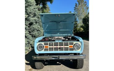 Ford-Bronco-1974-Baby-Blue-Black-Leather-16