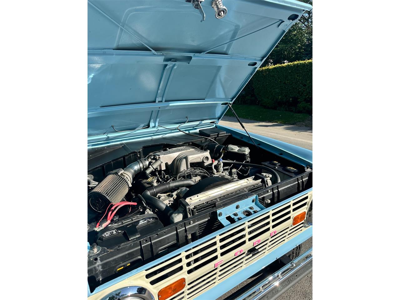 Ford-Bronco-1974-Baby-Blue-Black-Leather-17