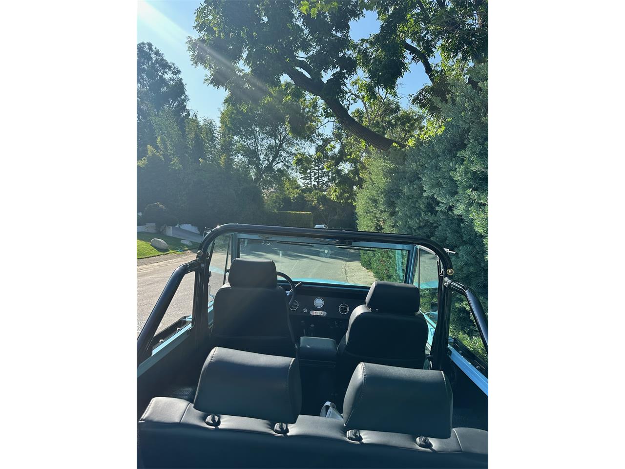 Ford-Bronco-1974-Baby-Blue-Black-Leather-6