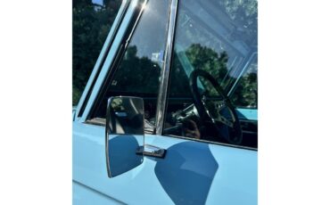 Ford-Bronco-1974-Baby-Blue-Black-Leather-8