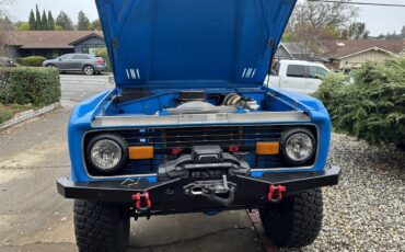 Ford-Bronco-1974-Blue-Black-grey-3