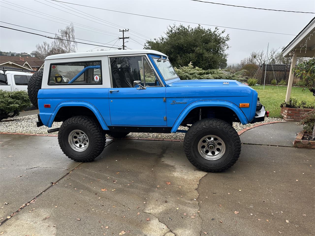 Ford-Bronco-1974-Blue-Black-grey-5