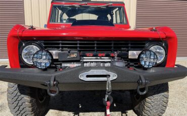 Ford-Bronco-1974-Red-Black-3