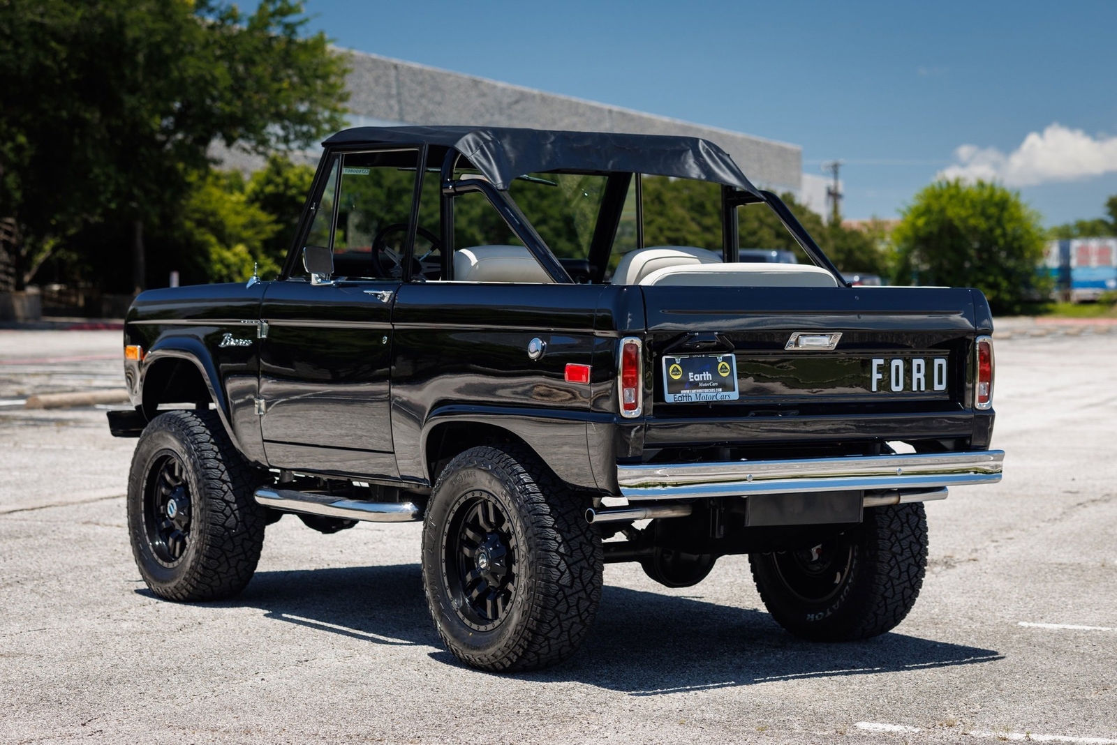 Ford-Bronco-1974-SUV-11