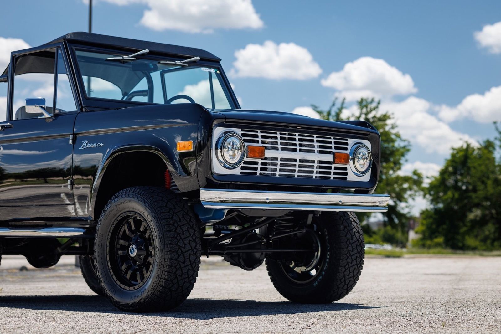 Ford-Bronco-1974-SUV-16