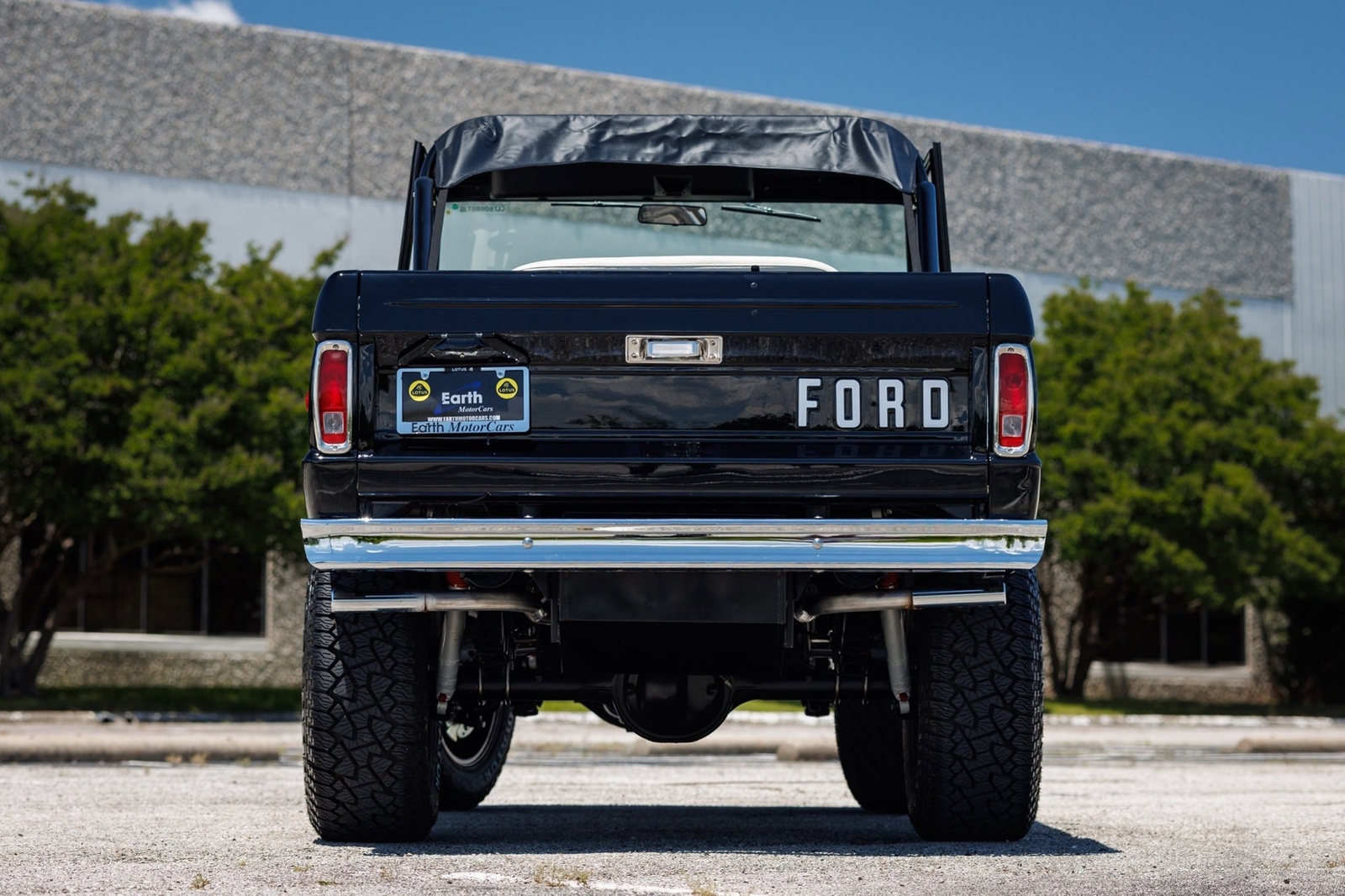Ford-Bronco-1974-SUV-21