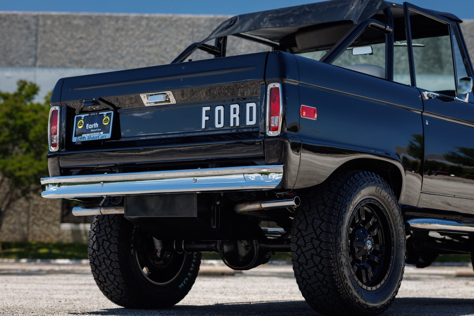 Ford-Bronco-1974-SUV-23