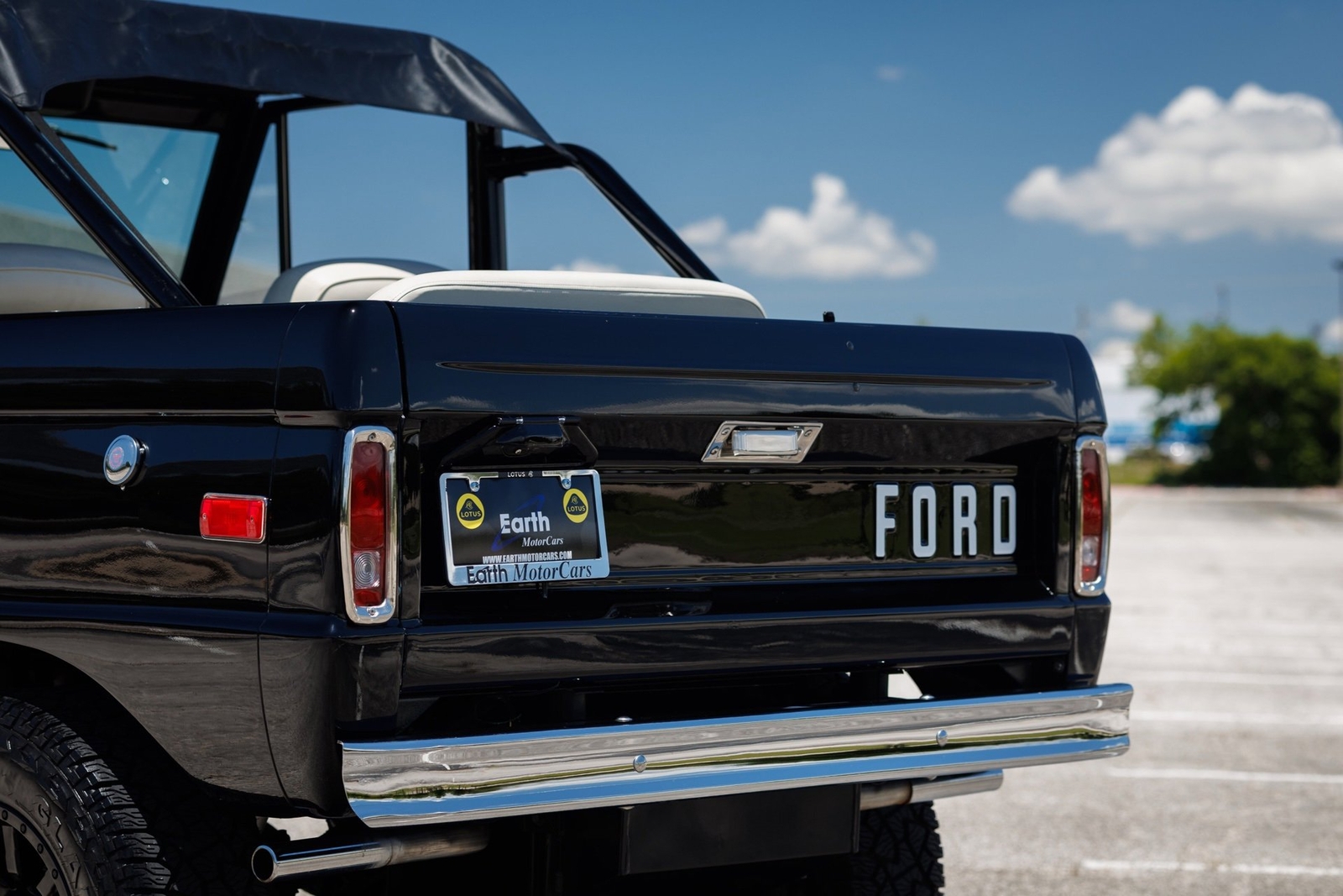Ford-Bronco-1974-SUV-26
