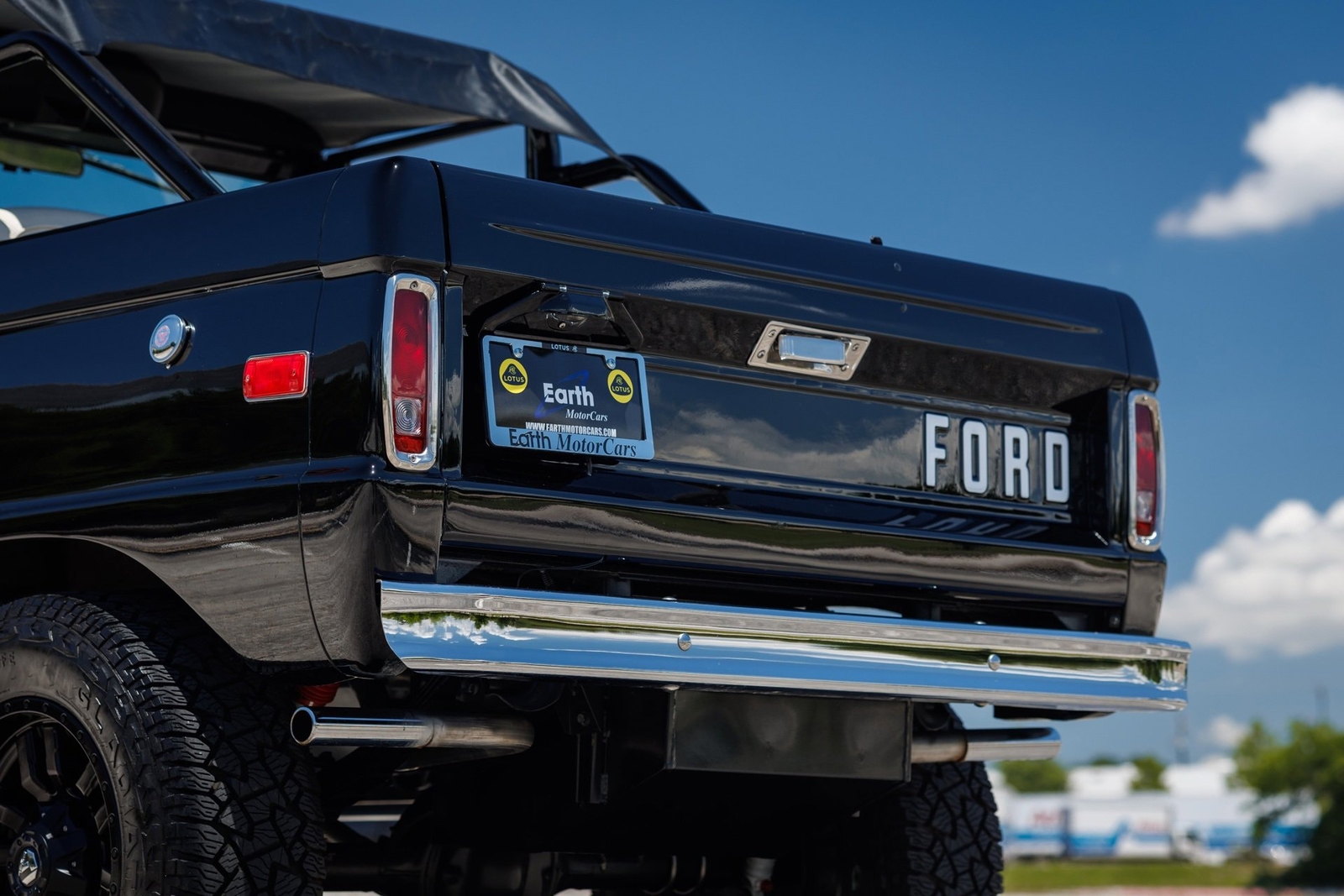 Ford-Bronco-1974-SUV-27