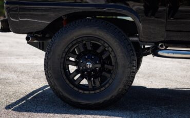 Ford-Bronco-1974-SUV-36