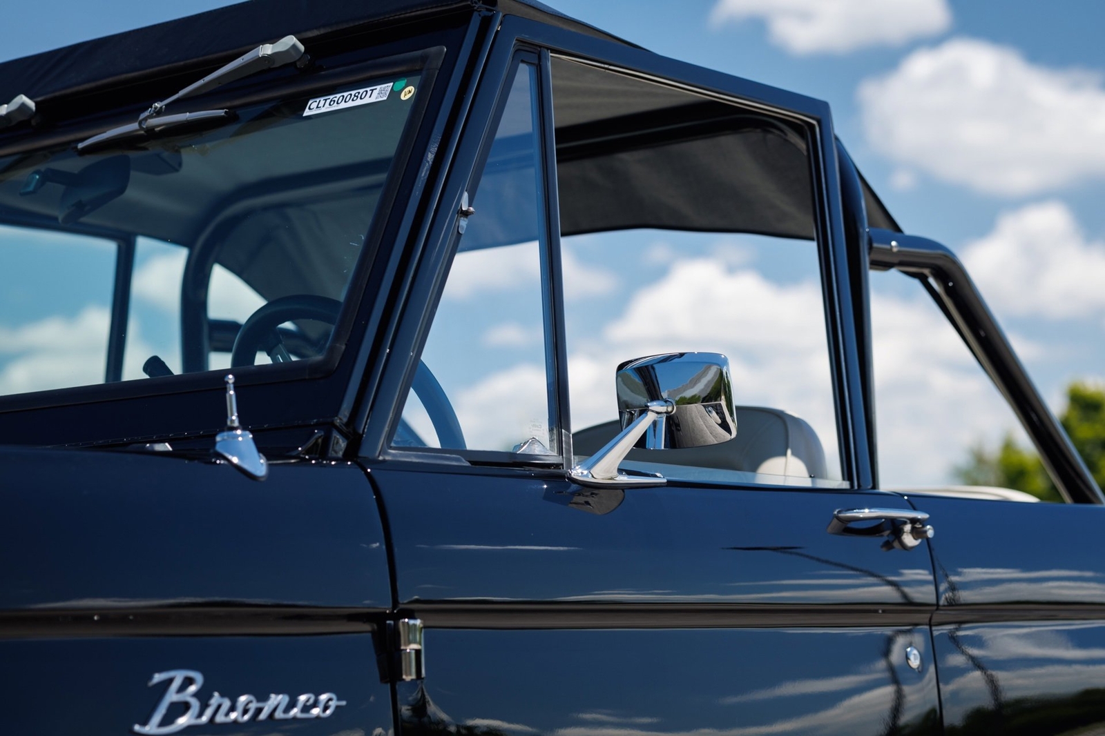 Ford-Bronco-1974-SUV-37