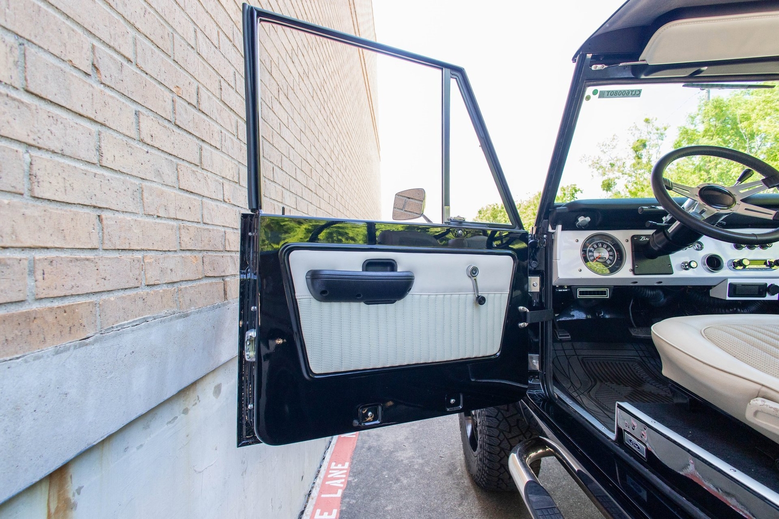 Ford-Bronco-1974-SUV-38