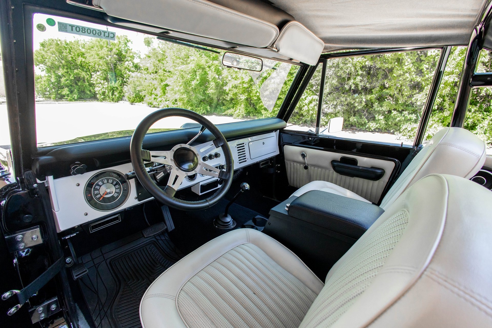 Ford-Bronco-1974-SUV-39