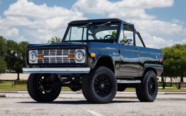 Ford-Bronco-1974-SUV-4