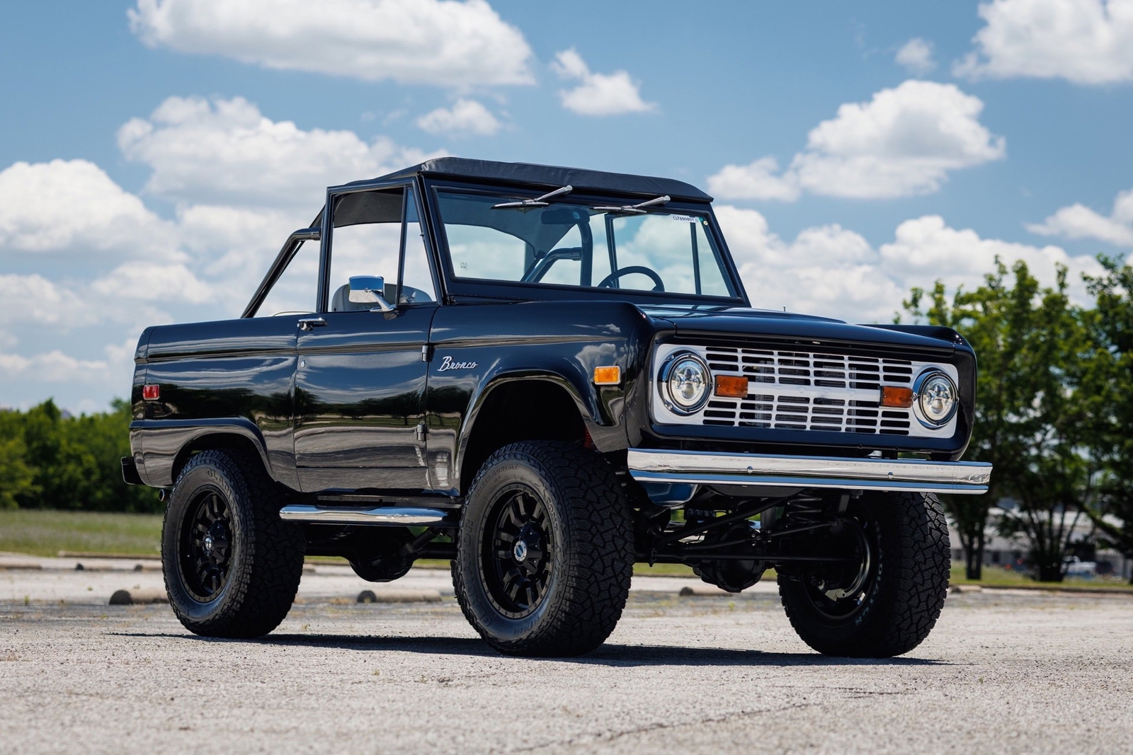 Ford-Bronco-1974-SUV-6