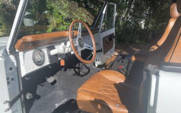Ford-Bronco-1974-White-Black-10