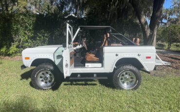 Ford-Bronco-1974-White-Black-6