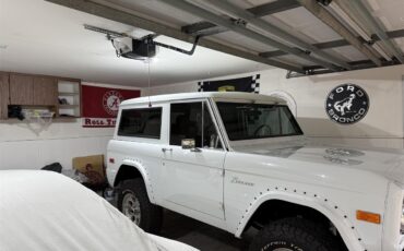Ford-Bronco-1974-White-Black-7