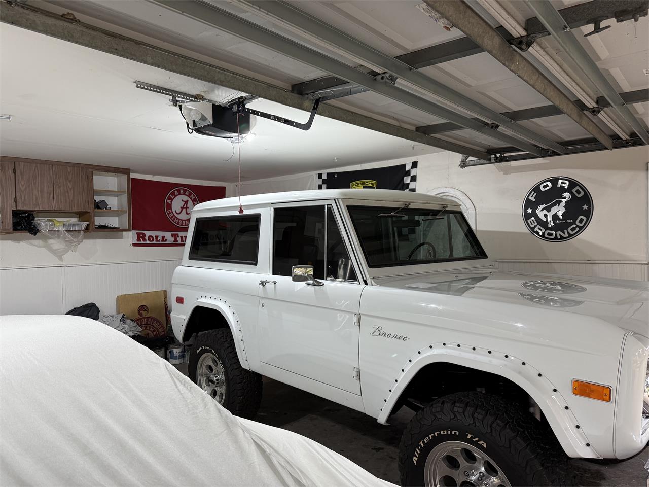 Ford-Bronco-1974-White-Black-7
