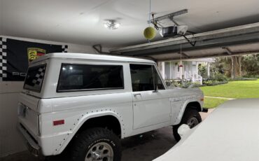 Ford-Bronco-1974-White-Black-8
