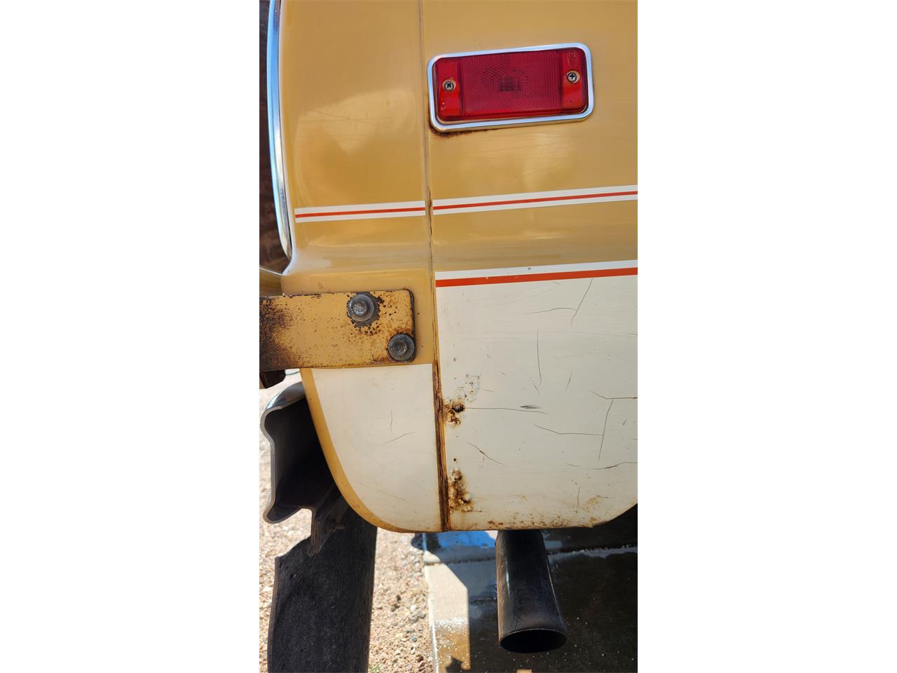 Ford-Bronco-1974-yellow-and-white-brown-12