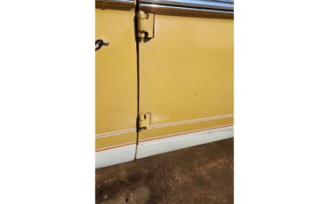 Ford-Bronco-1974-yellow-and-white-brown-13