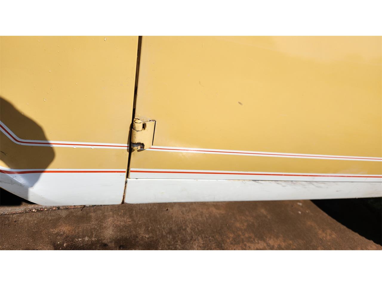 Ford-Bronco-1974-yellow-and-white-brown-17