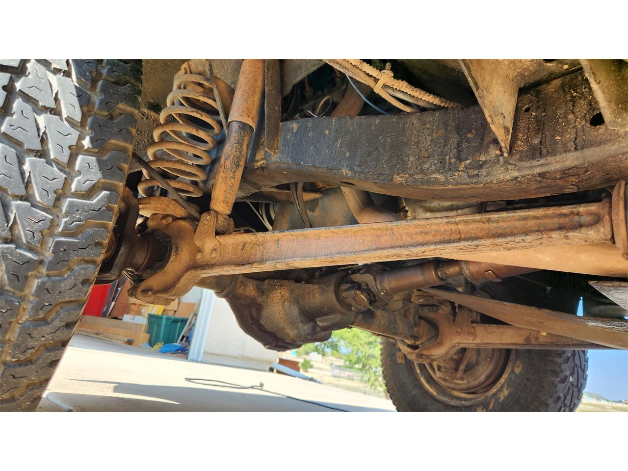 Ford-Bronco-1974-yellow-and-white-brown-34