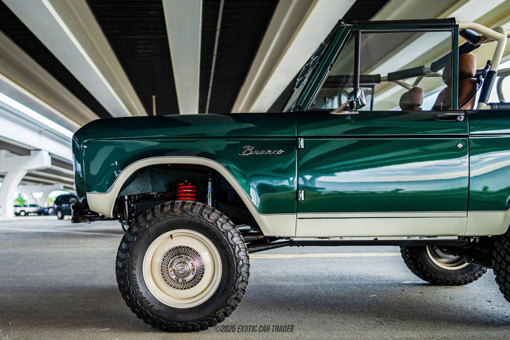 Ford-Bronco-1975-Other-3