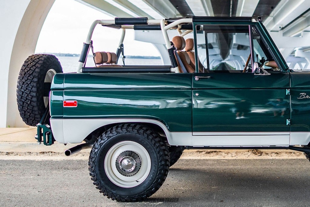 Ford-Bronco-1975-Other-9
