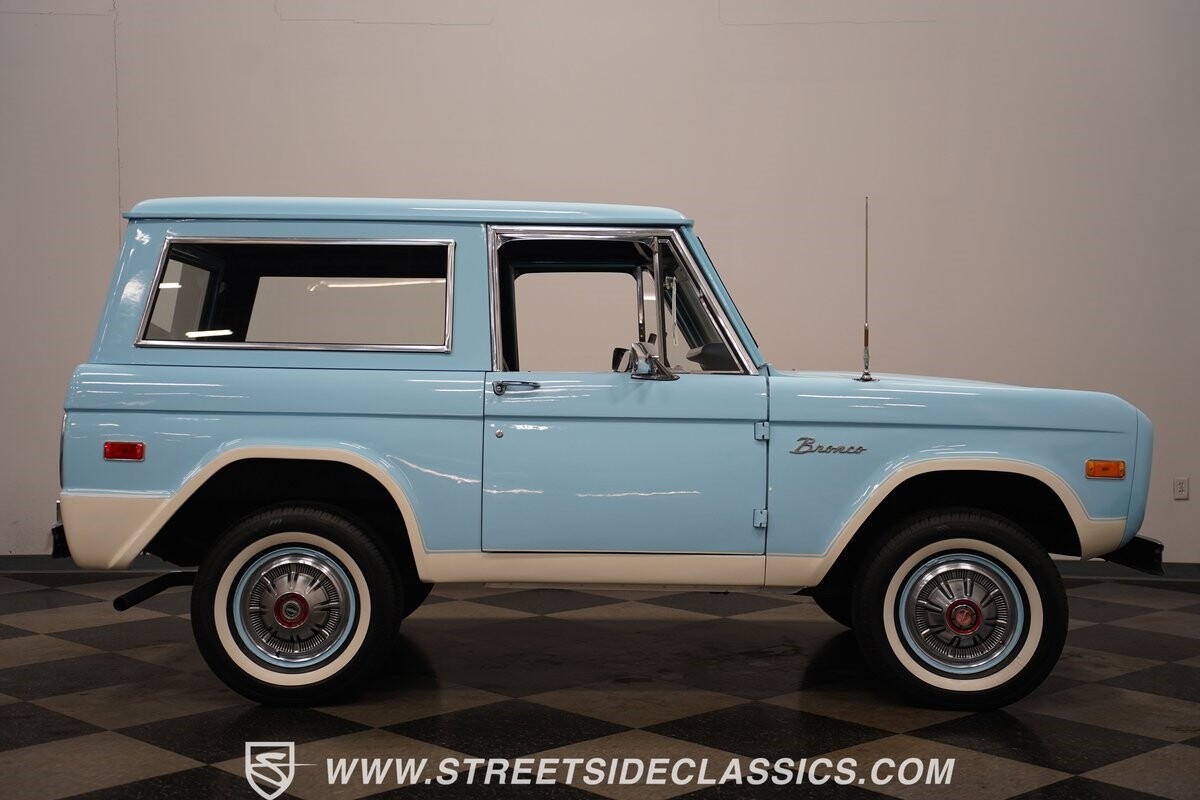Ford-Bronco-1975-SUV-17