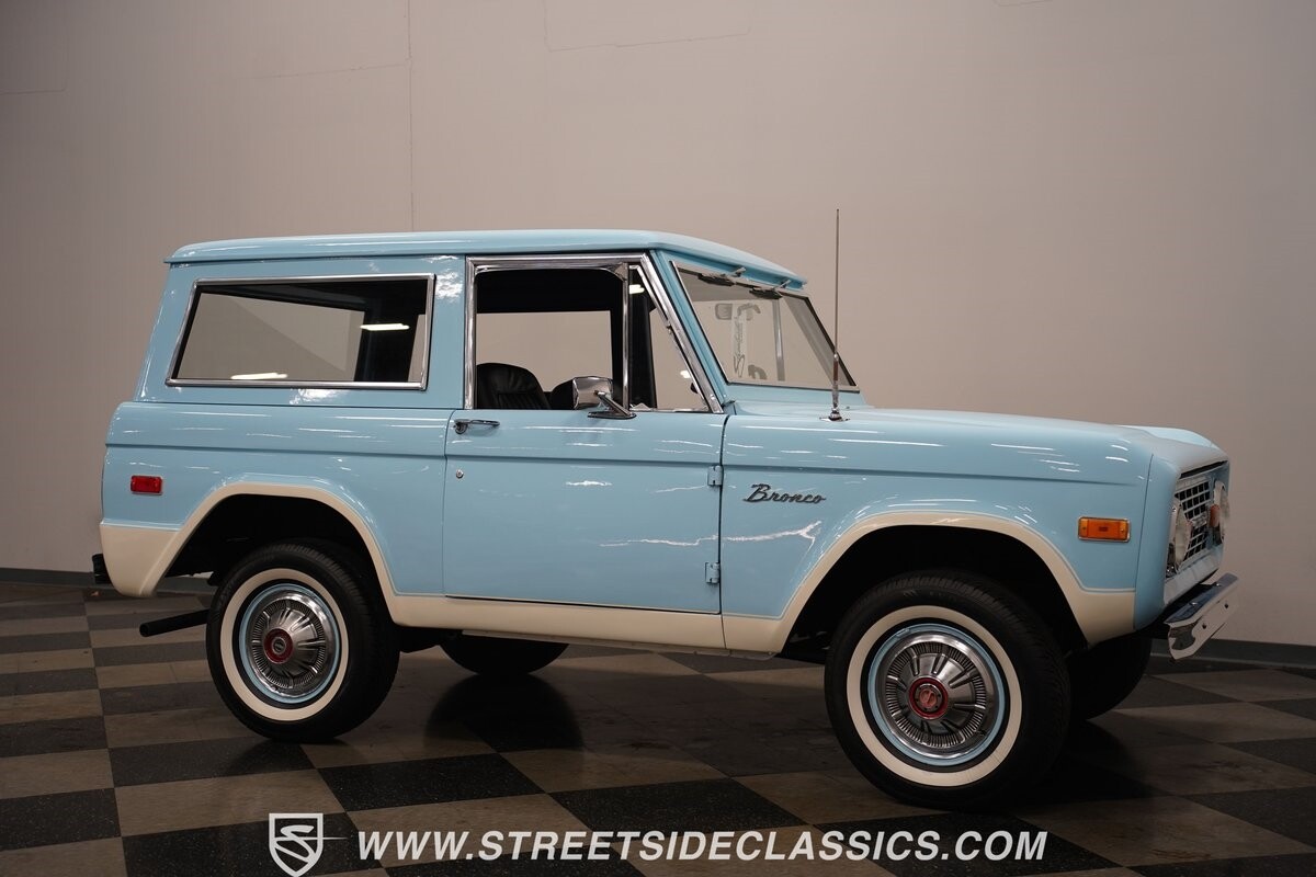 Ford-Bronco-1975-SUV-18