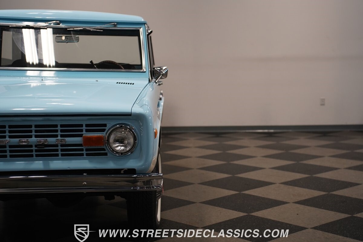 Ford-Bronco-1975-SUV-24