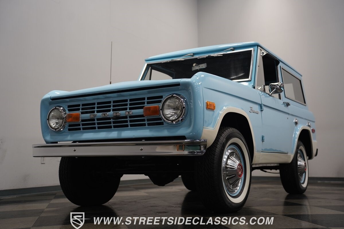 Ford-Bronco-1975-SUV-25